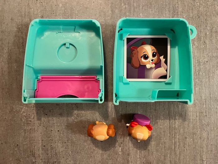 Lot 2 figurines Doorables lady avec appareil photo - photo numéro 2