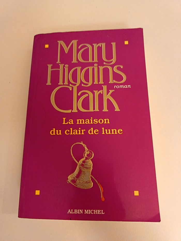 Livre " La maison du clair de lune"