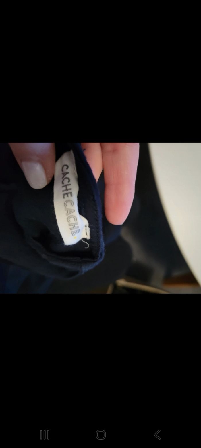 Tee shirt cache cache  XS tres bon état - photo numéro 3