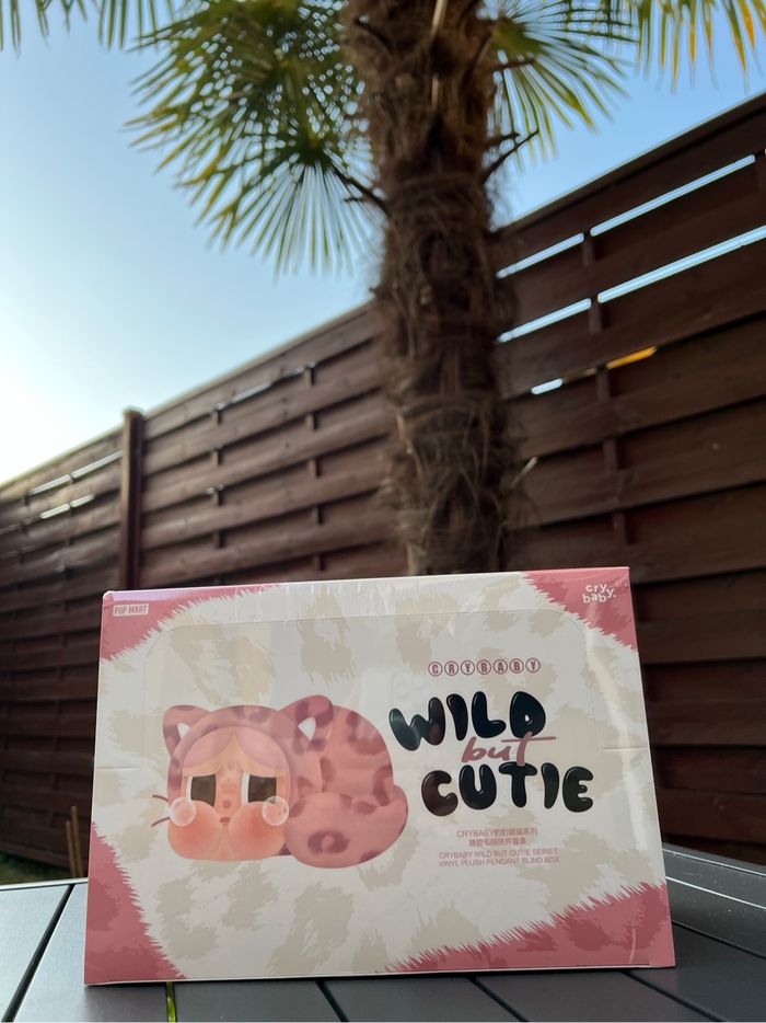 PopMart Crybaby Wild but Cutie Series Whole Set / Box Complète et Scellée
