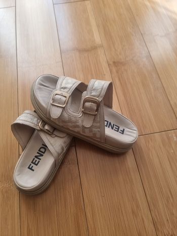 Sandale fendi 