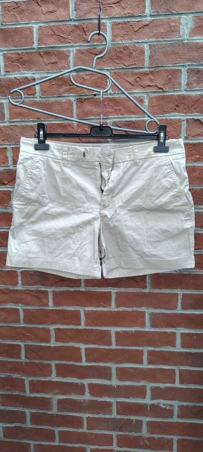 Short beige
