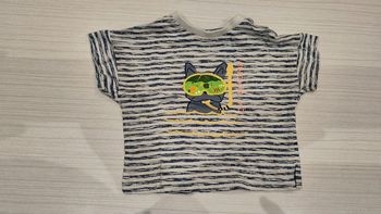 Tee shirt a manches courtes taille 12 mois