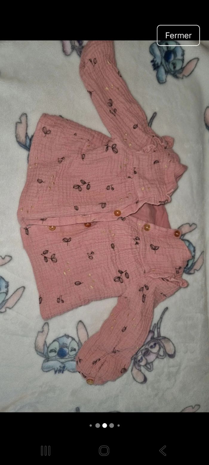 Blouse 6 mois en très bon état - photo numéro 6