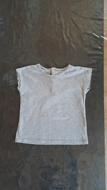 💚T-shirt gris fille basique – coton doux - Taille 24 mois