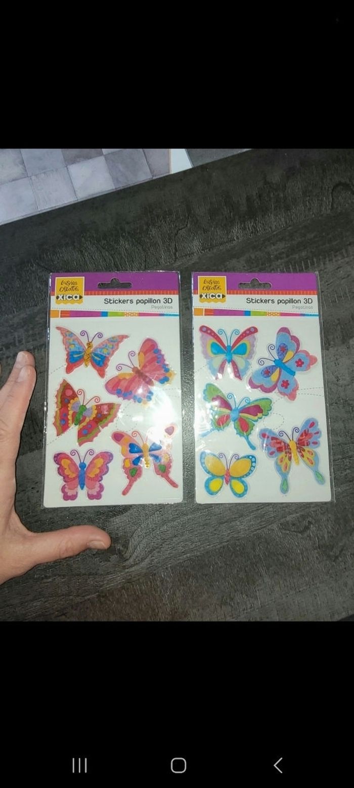2 planches de stickers papillons 3D Xica
