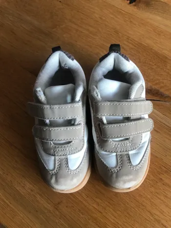 Chaussures à scratch mixte pointure 23