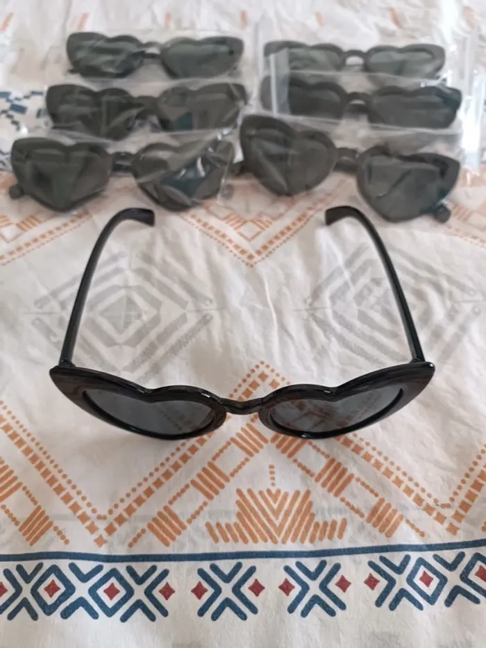 Lot de 7 paires de lunettes coeur - photo numéro 3