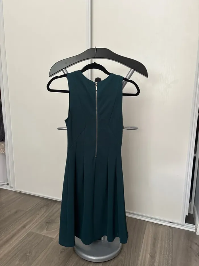 Robe cintrée - photo numéro 2