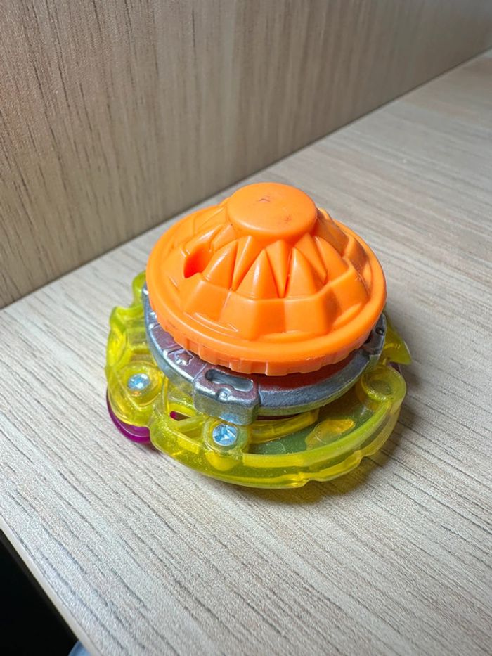 Toupie beyblade burst roktavor s5 - photo numéro 2
