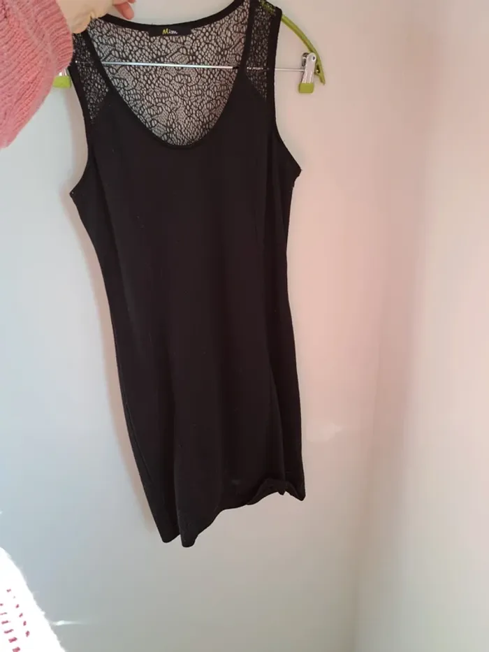 Robe dentelle haut