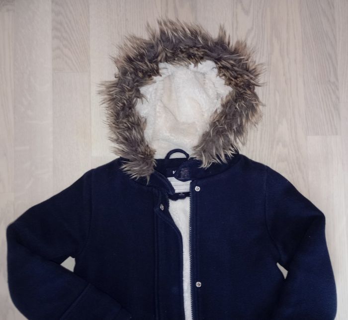 Manteau fourré genre duffle-coat bleu marine et polaire écru Kiabi 
T. 8 ans - photo numéro 2
