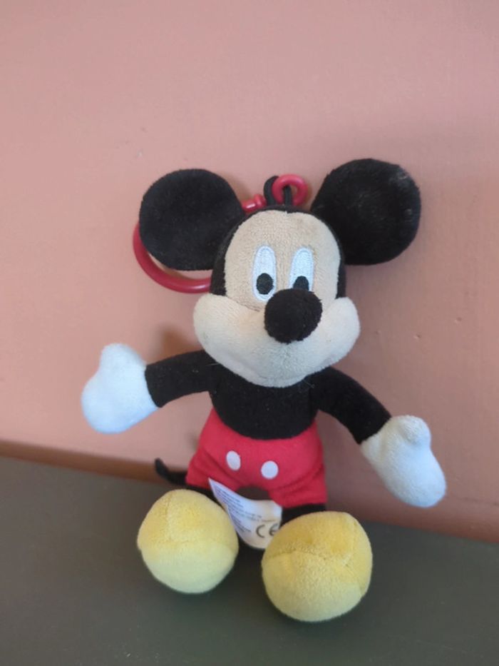 peluche porte clé Mickey Disneyland Paris
