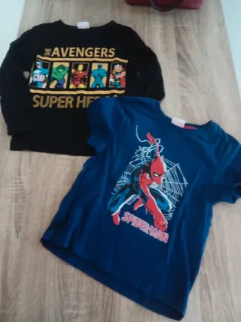 🌹lot de 2 tee shirt manche longue/ courte marvel 5 ans 🌹