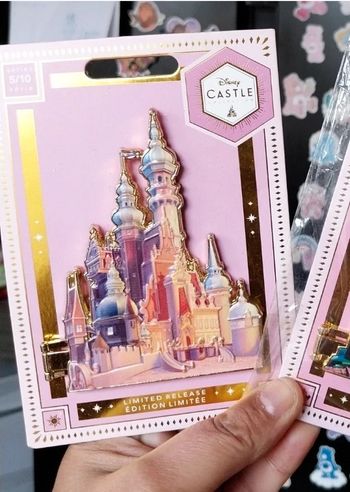 Pins Disney chateau de Raiponce