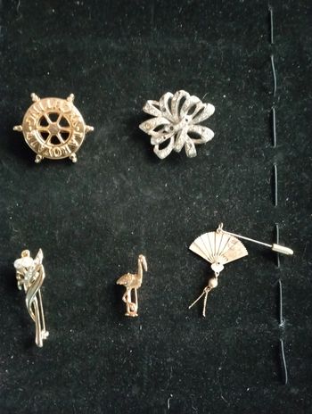 Idée cadeau 🎄 Lot de 5 broches vintage