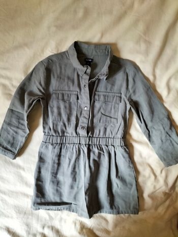 Vente de survêtement et pentathlon pour fille âgée de 4 ans à 6 ans