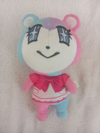 Peluches laura animal crossing 