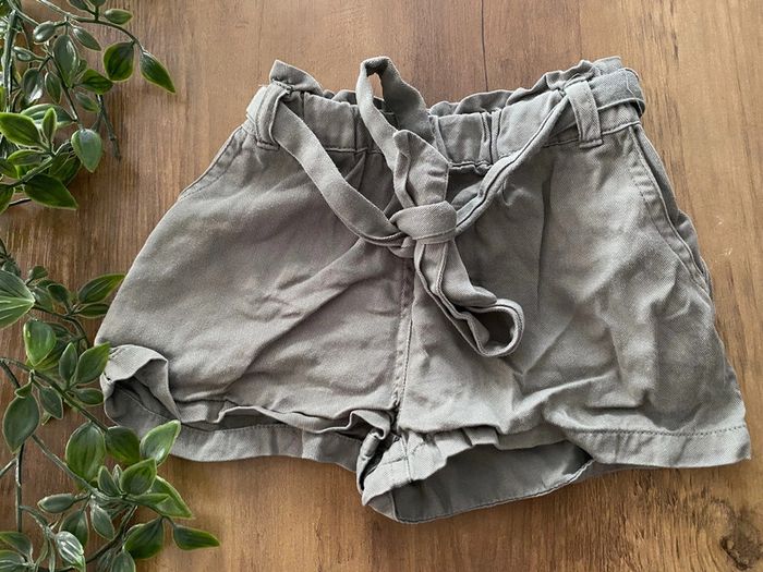 Short kaki fluide 4 ans