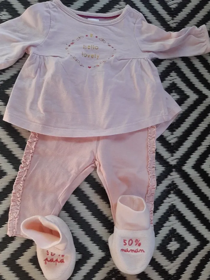 Ensemble fille 1 mois