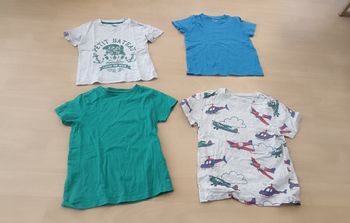 Lot 4 t shirt garçon taille 6 ans