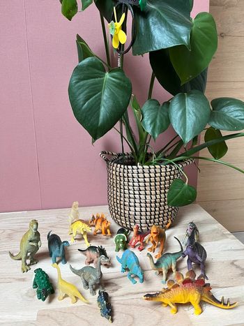 Lot 18 figurines dinosaures / animaux