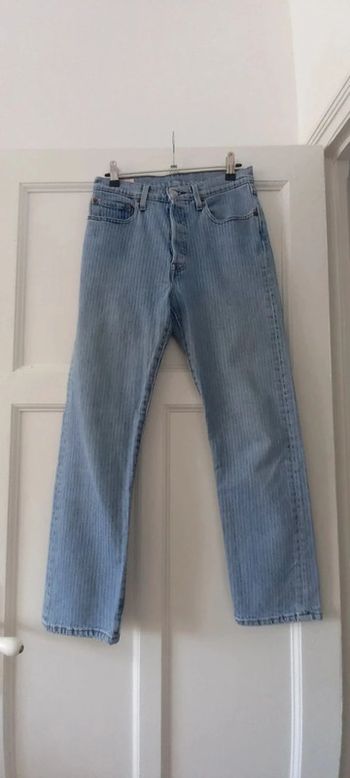 Jean Levi's 501 W26 L26 rayé bleu et blanc