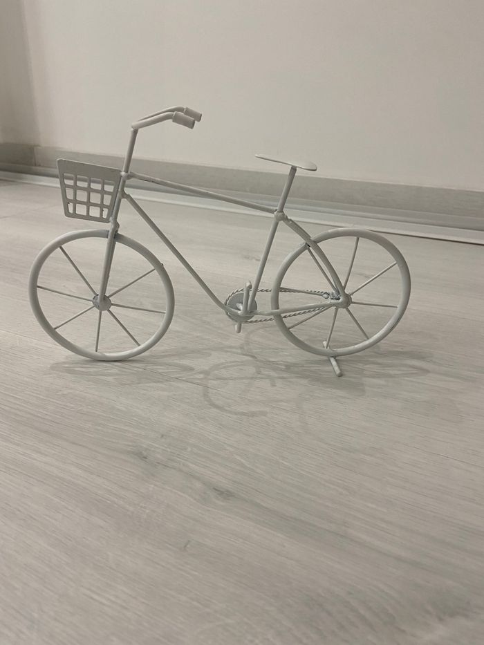Vélo figurine