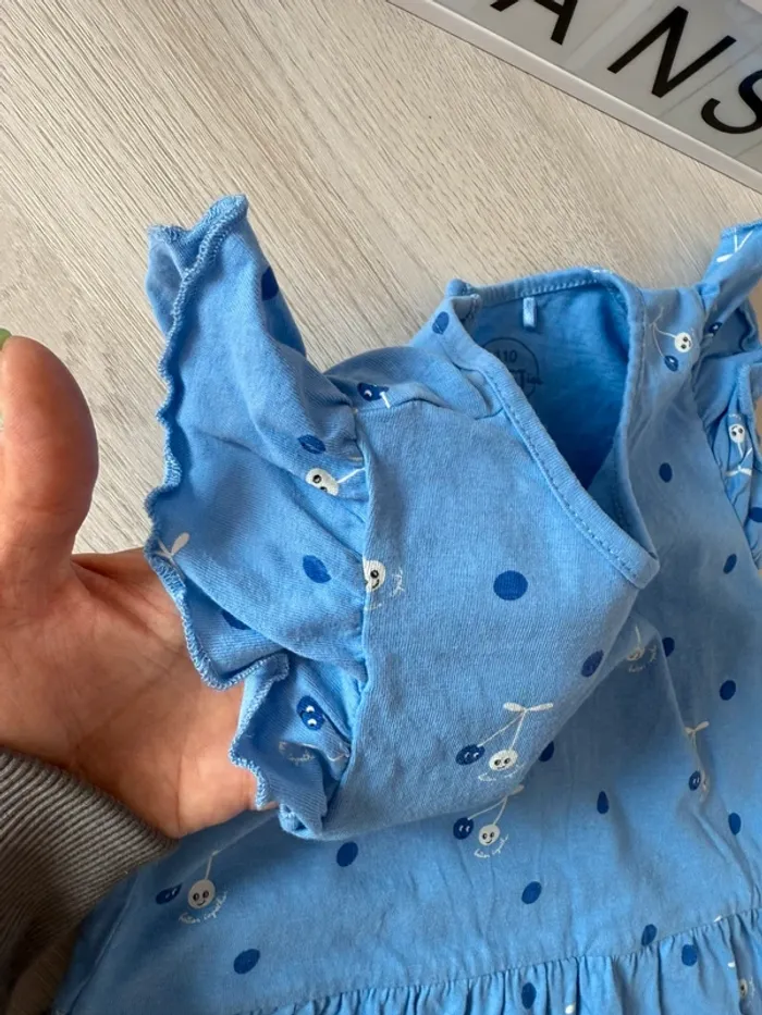 Jolie robe C&A 5 ans - photo numéro 4