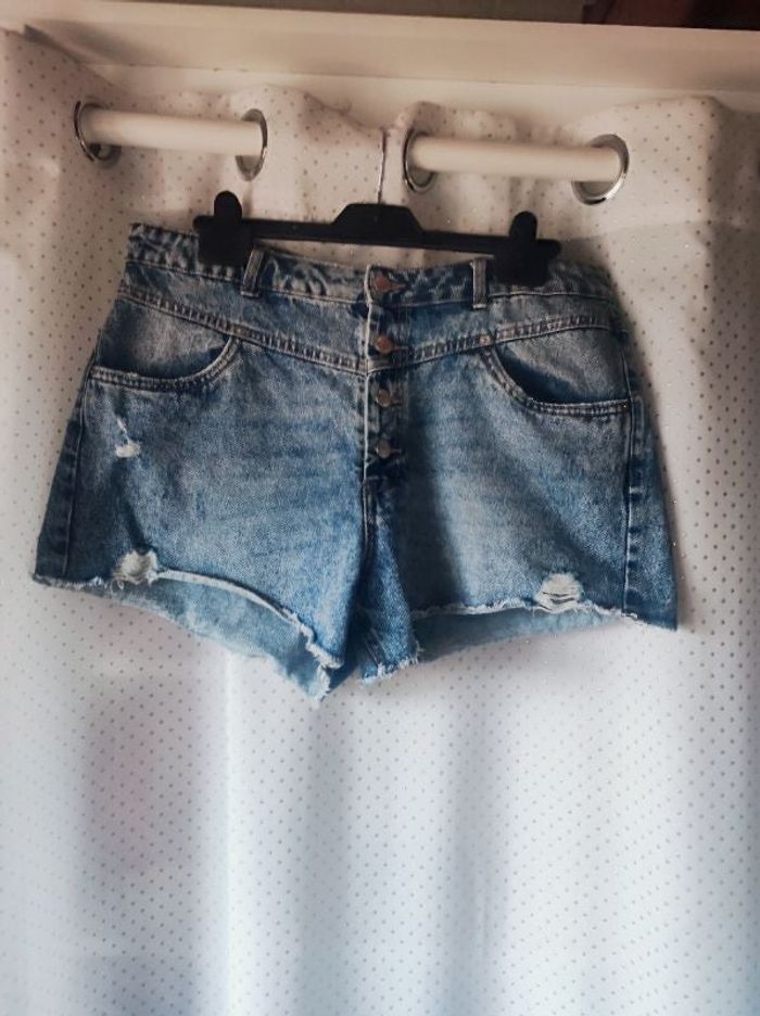 Short jean Kiabi taille 44, TBE!