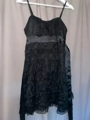 Robe volants noire