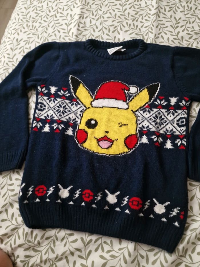 Pull Pikachu Noël 🎅 8 ans - photo numéro 2