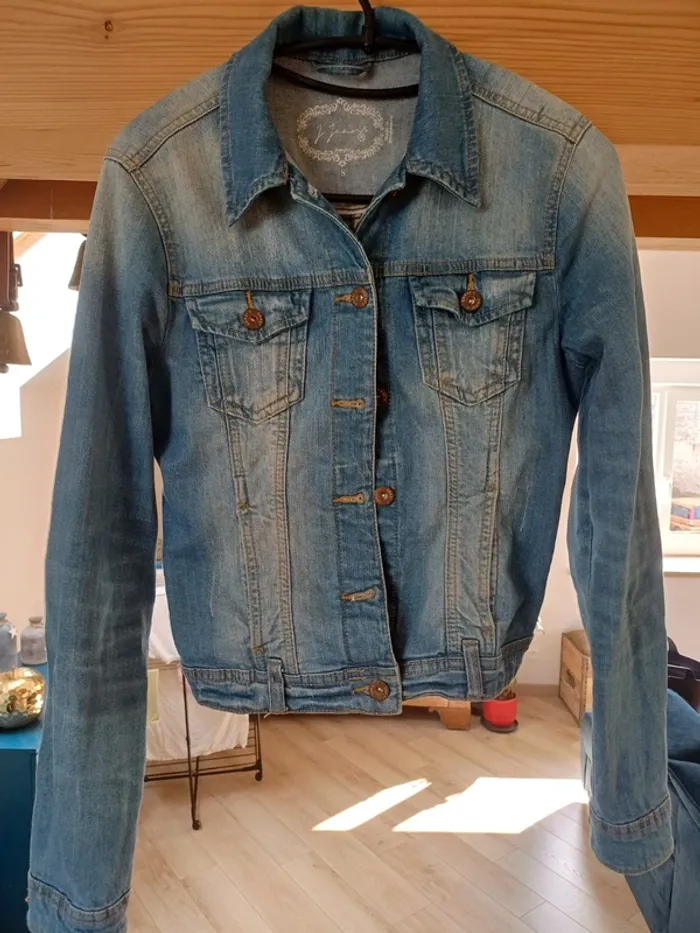 Veste en jean courte. Jennyfer - photo numéro 3