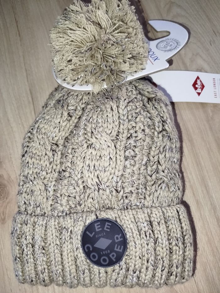 Bonnet avec pompon