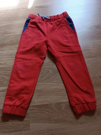 Pantalon jogging rouge  3 ans Sergent major