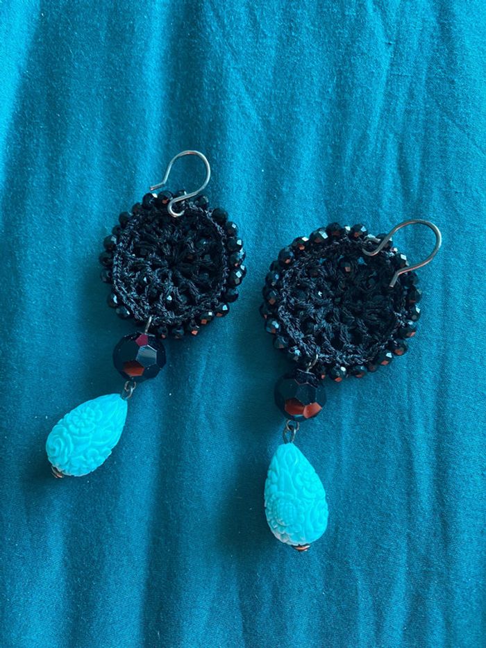 Boucles d’oreilles perles noires et turquoises - photo numéro 2