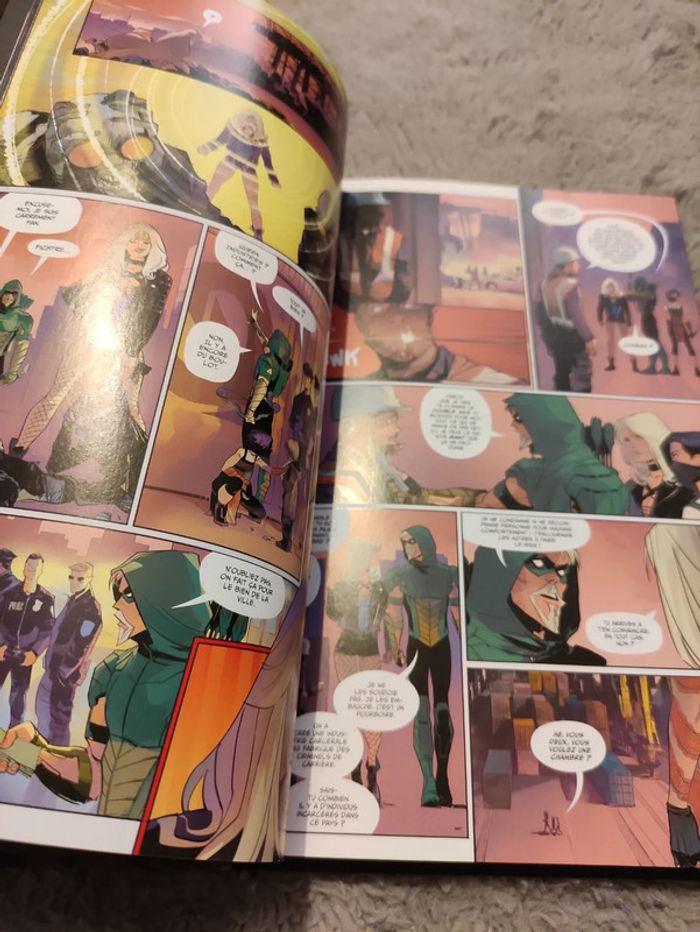 Green Arrow Rebirth Tome 1 Vie et mort d'Oliver Queen - photo numéro 3
