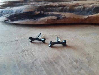 Boucles d'oreilles fantaisies clous os