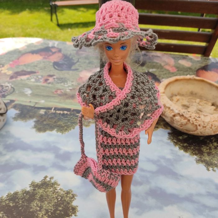 Vêtements pour Barbie 2 € - photo numéro 4