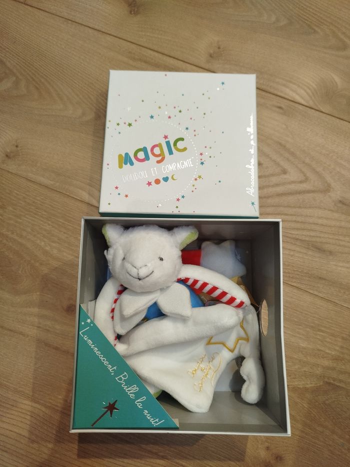 Coffret naissance Mouton Magic Doudou et compagnie NEUF