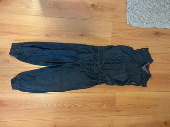 Combinaison pantalon t shirt taille  146/152