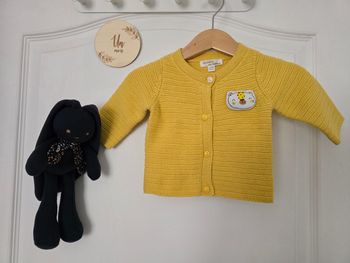 Gilet boutonné jaune