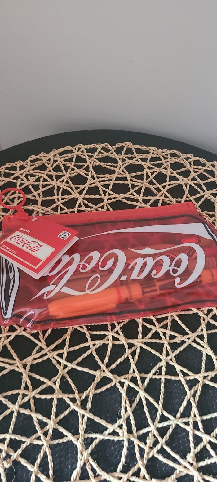 Set d'écriture avec trousse coca cola - photo numéro 3