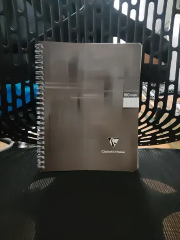 Cahier clairefontaine 180 pages grand carreaux