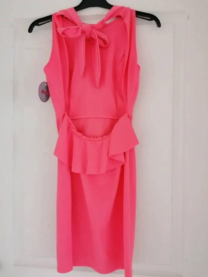 Robe dos nu - photo numéro 2