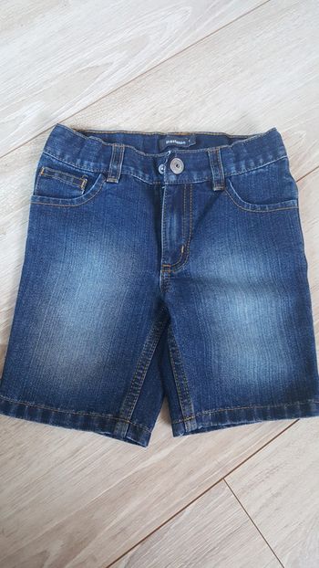 Short jean neuf 5 ans in extenso