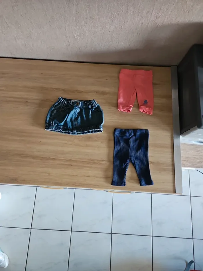 Lots leggings avec une jupe