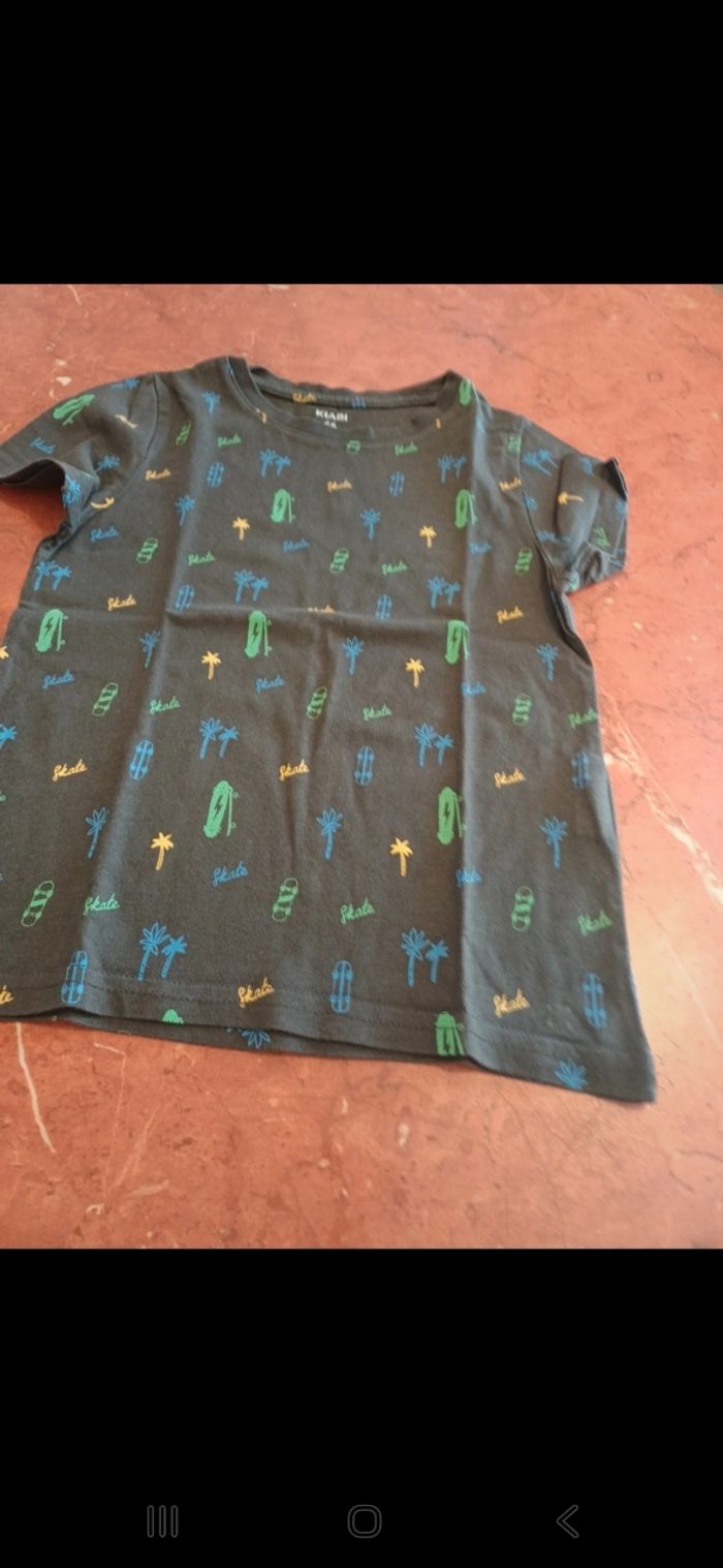T.shirt garçon taille 4 ans
