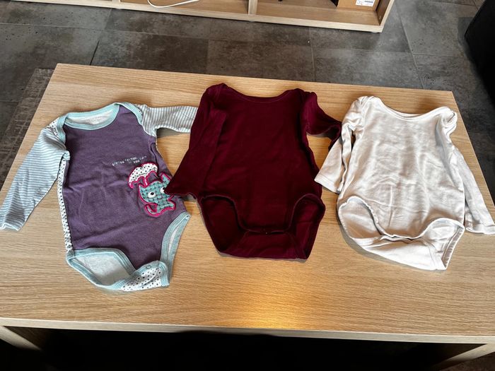 Lot de bodies - photo numéro 2