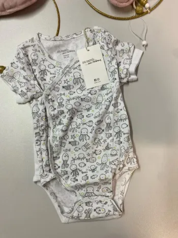 Lot de 2 bodies (neuf) - Taille 6 mois